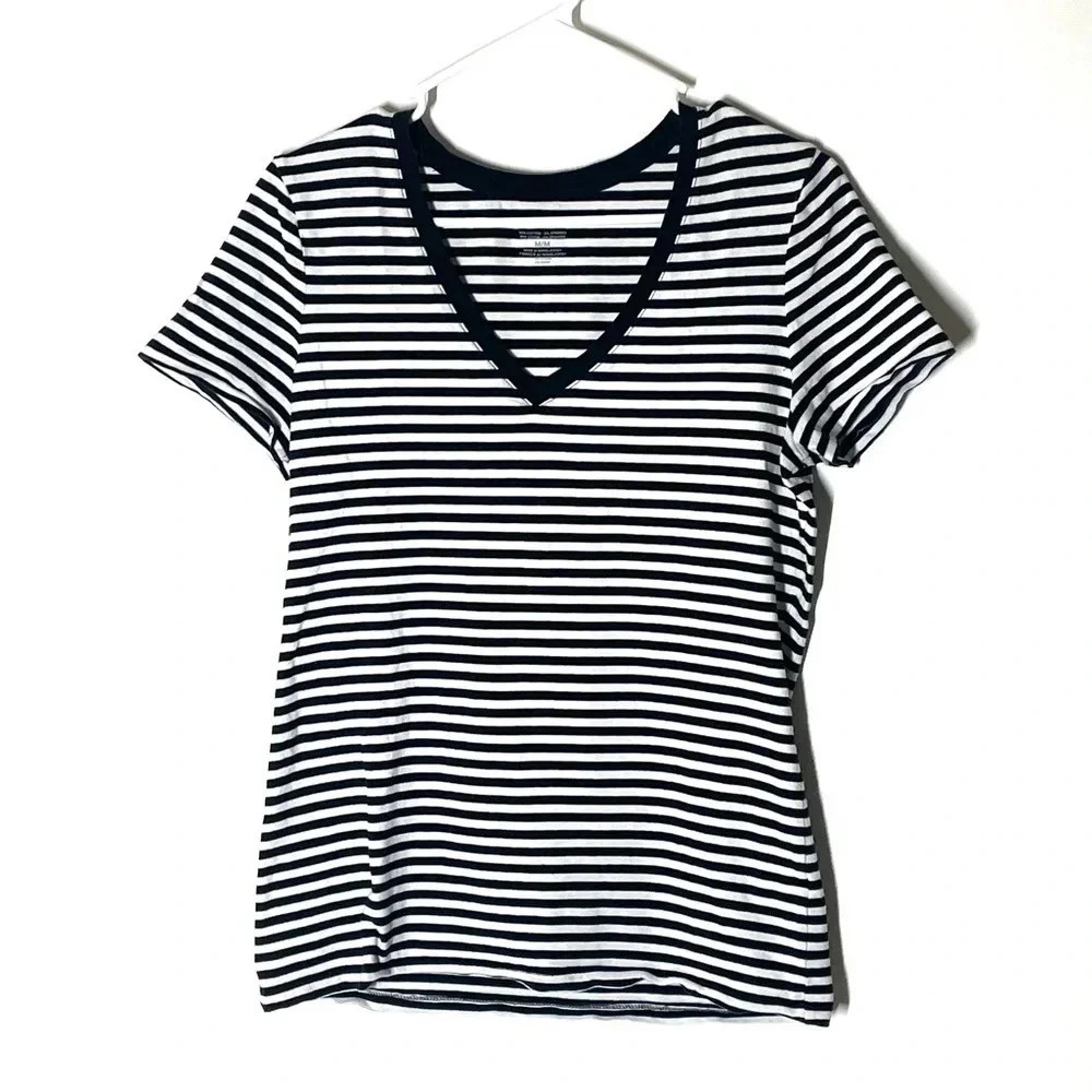Lord & Taylor Basic Striped V-neck Tee Size Medium
